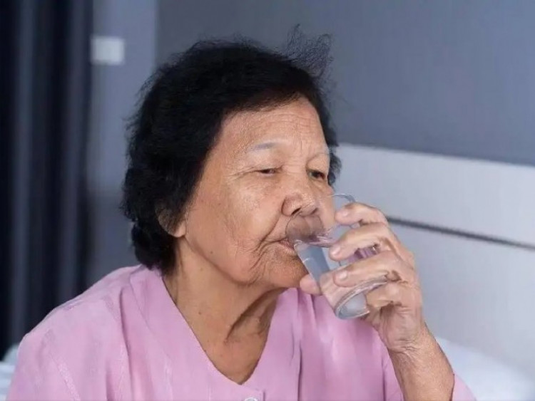 3 triệu chứng khi uống nước dễ nhận thấy ở người bị tiểu đường giai đoạn đầu