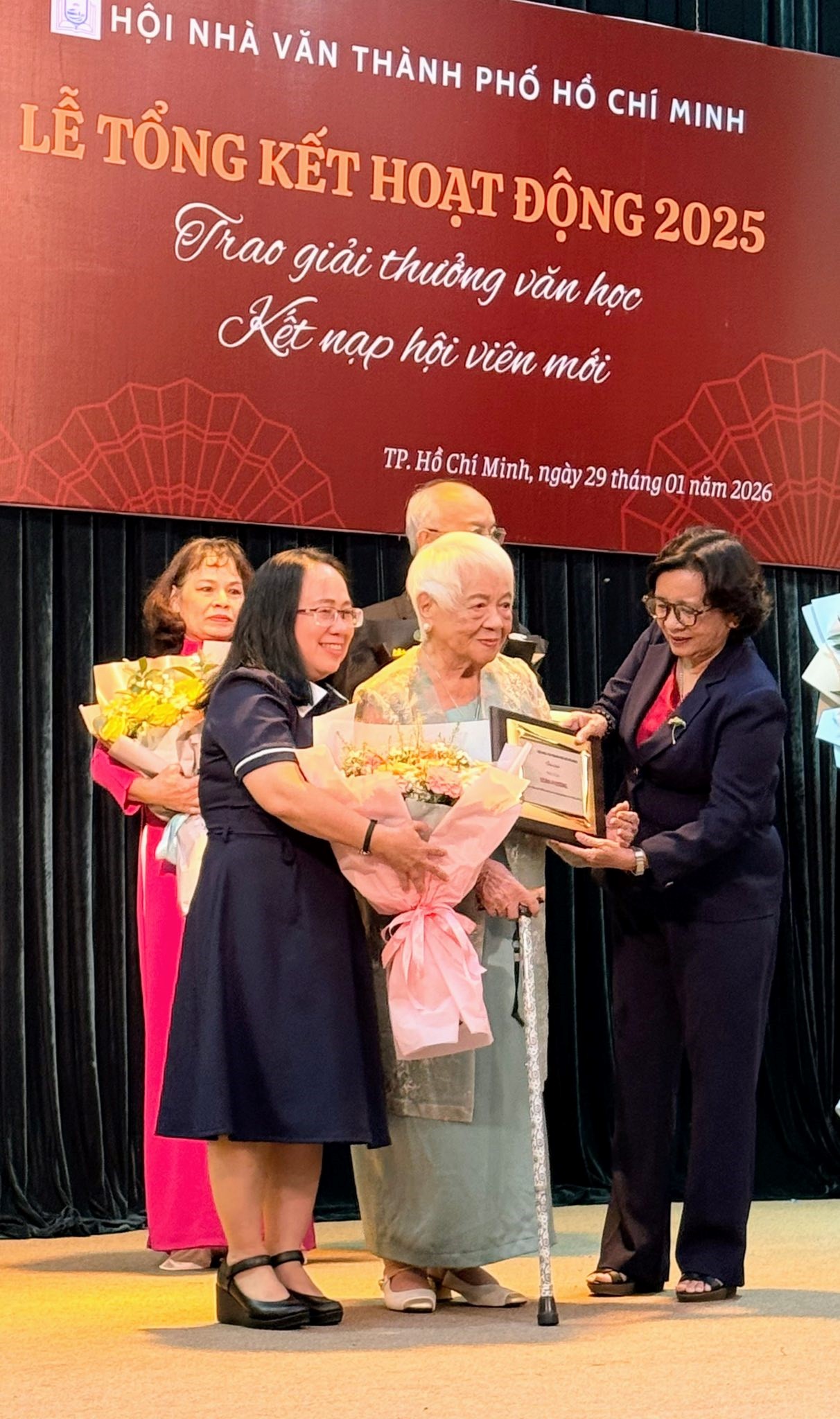 Hội Nhà văn TP.HCM cùng kỷ nguyên vươn mình của dân tộc: “Mỗi người cầm bút phải tự nâng mình lên” - 3