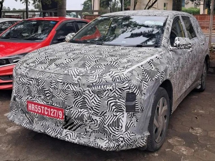 VinFast Limo Green lộ diện gặp chạy thử tại Ấn Độ với lớp ngụy trang