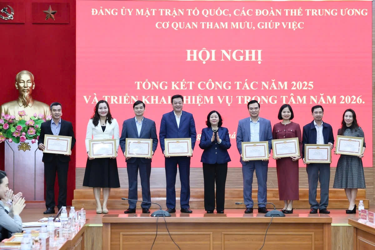 Chìa khóa thành công của Cơ quan tham mưu, giúp việc, Đảng ủy MTTQ, các đoàn thể Trung ương - 7