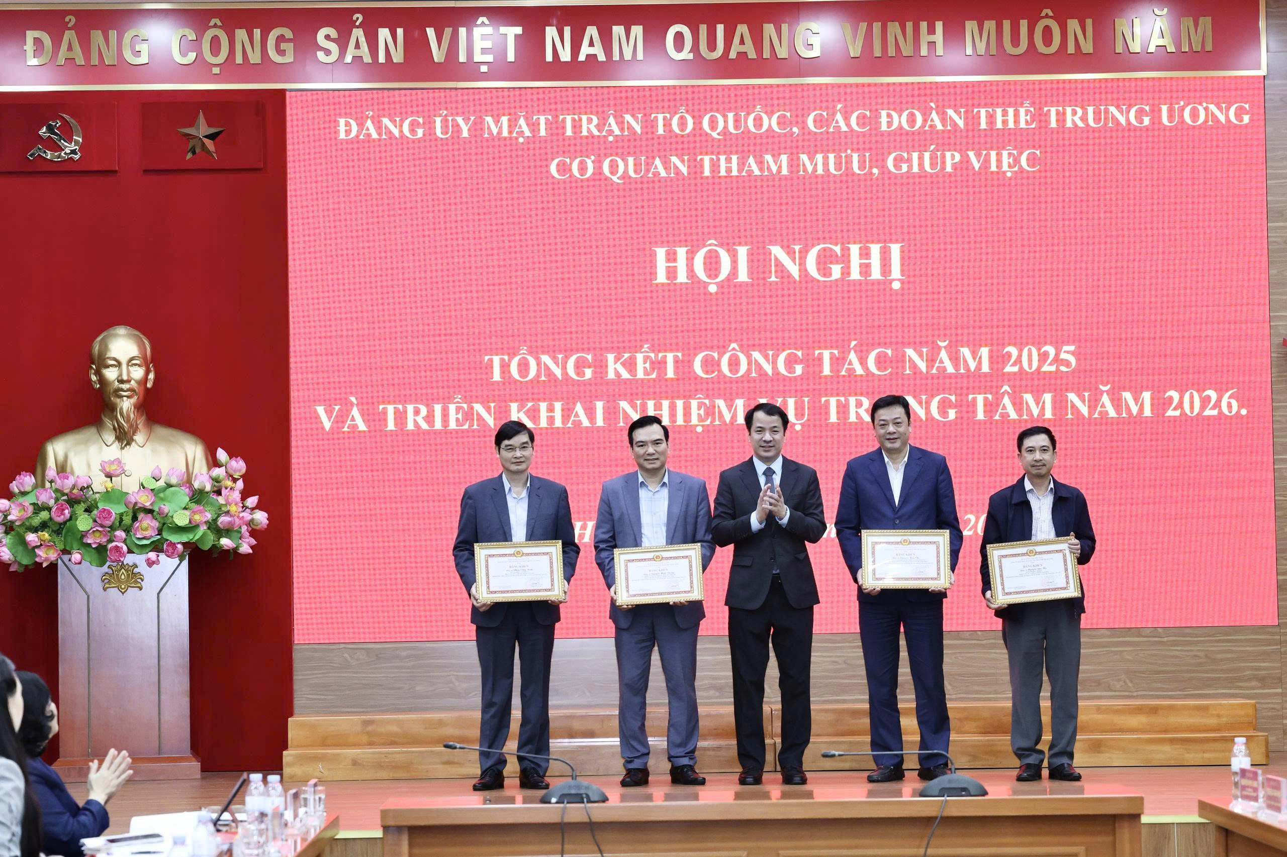 Chìa khóa thành công của Cơ quan tham mưu, giúp việc, Đảng ủy MTTQ, các đoàn thể Trung ương - 9