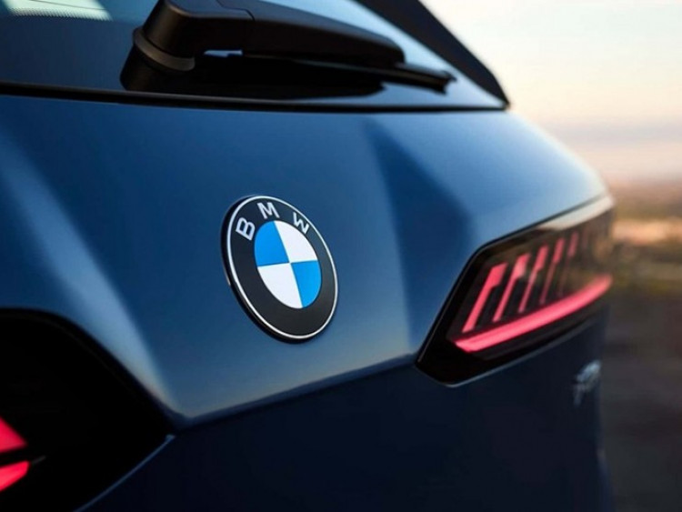 BMW bắt đầu sử dụng logo mới trong năm nay