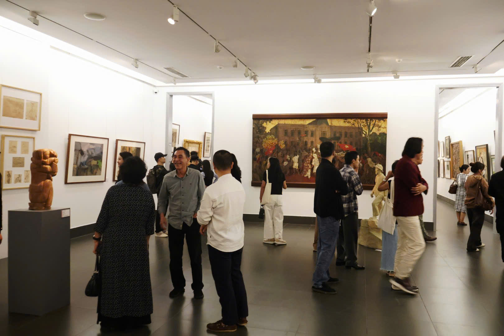 Một thế kỷ phát triển rực rỡ của nền mỹ thuật hiện đại Việt Nam qua sáng tác của nhiều thế hệ - 7