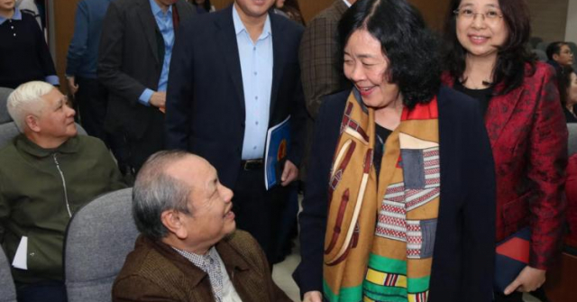 Chủ tịch Bùi Thị Minh Hoài dự Hội nghị lấy ý kiến cử tri nơi cư trú đối với người ứng cử đại biểu Quốc hội