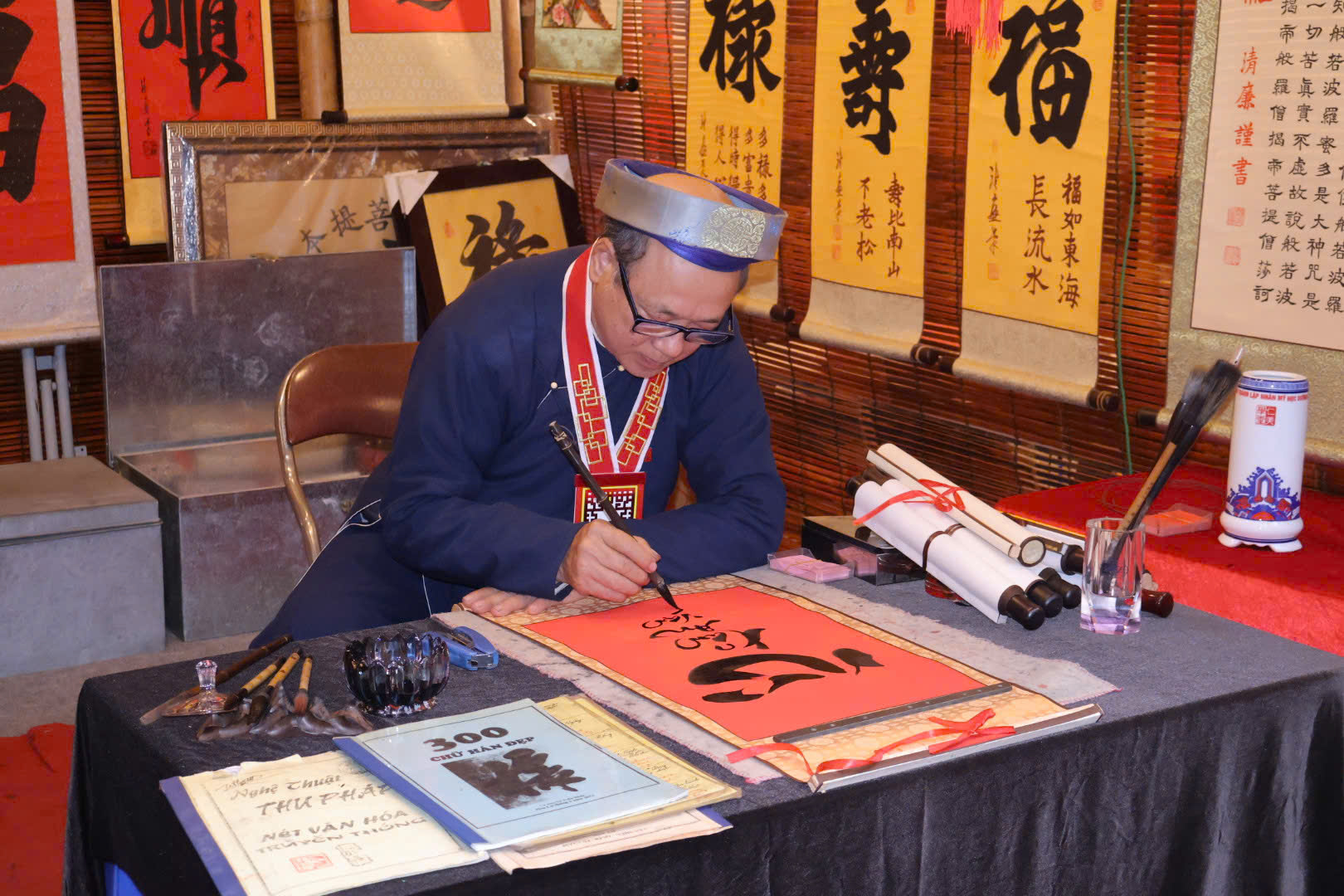 Hội chữ Xuân Bính Ngọ 2026: Hoạt động văn hóa đề cao tinh thần hiếu học - 5