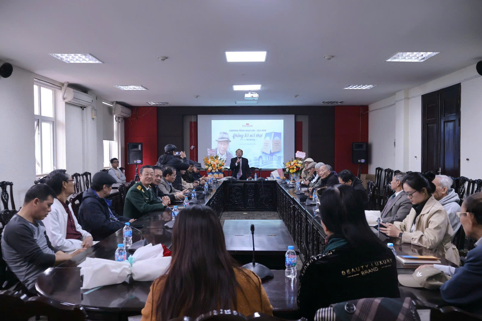 Hành trình nói thật bằng thơ của Đỗ Quảng - 1