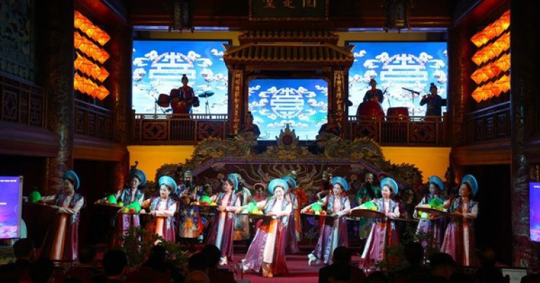 Bàn giải pháp phát triển công nghiệp văn hóa gắn với du lịch