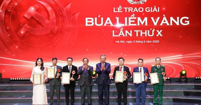 Lễ tuyên dương Bí thư Chi bộ xuất sắc và trao Giải Búa liềm Vàng lần thứ X