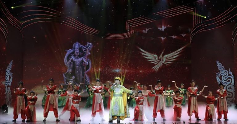 Thủ tướng: Tổ chức các chương trình nghệ thuật đặc sắc, bảo tồn giá trị truyền thống phục vụ Nhân dân đón Tết