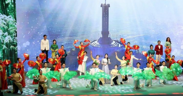 Đêm thơ “Trước biển lớn”: Thi ca mở cánh buồm khát vọng cùng dân tộc