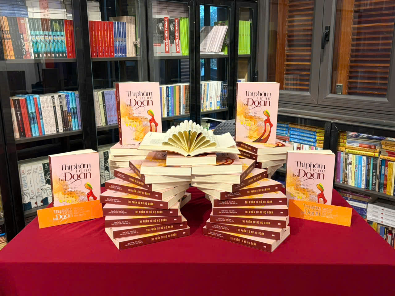 Cuộc hội ngộ của những nữ sĩ họ Đoàn trong thi ca - 7