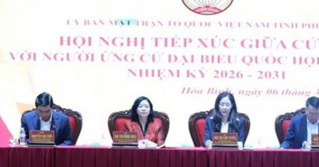 Bà Bùi Thị Minh Hoài tiếp xúc cử tri tại đơn vị bầu cử số 5 Phú Thọ