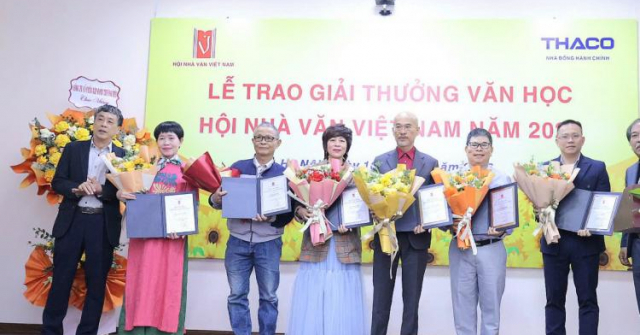 Tôn vinh những tác giả, tác phẩm đã góp phần gìn giữ và bồi đắp phẩm giá của văn chương