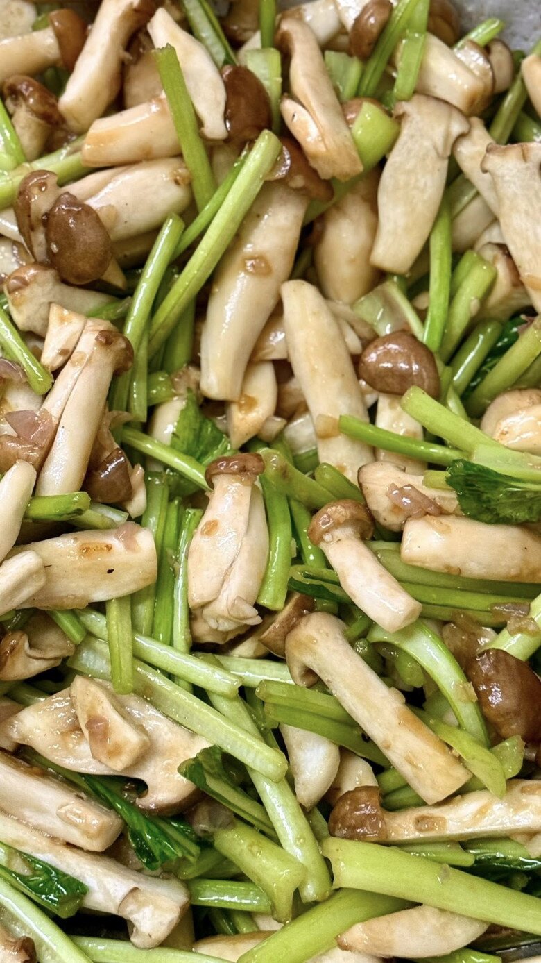 Thân Thúy Hà khoe cơm trưa làm dân mạng "rớt nước miếng", đến bữa cỗ cúng ba ai nhìn cũng xúc động - 3