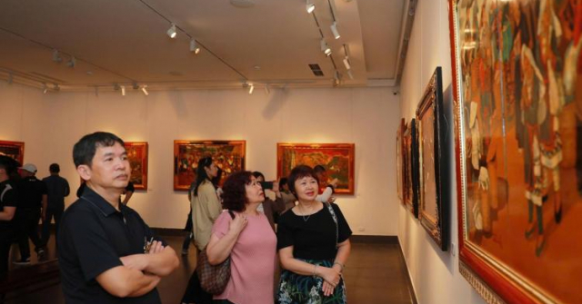 Tôn vinh di sản nghệ thuật của họa sĩ Hoàng Sùng qua triển lãm “Hồn Quê”