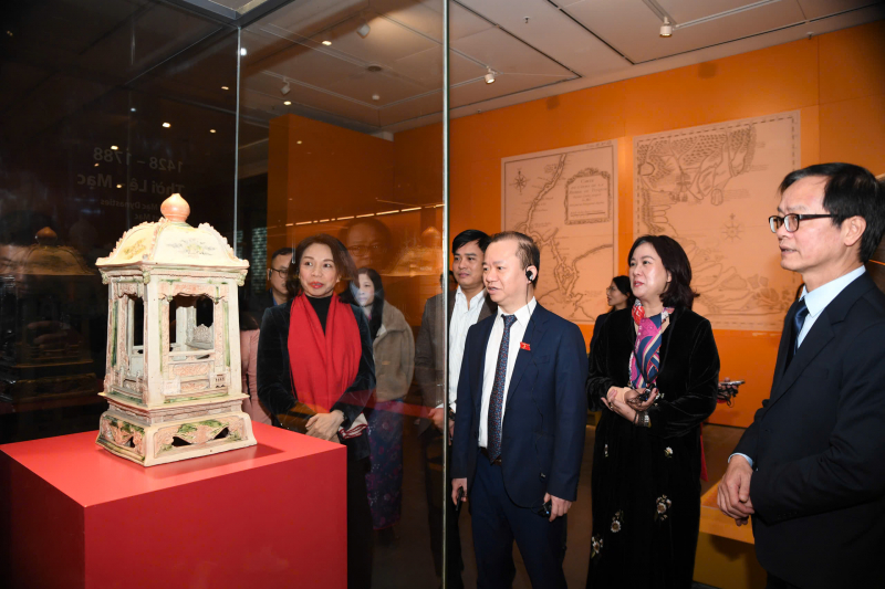 Trưng bày hơn 100 tài liệu, hiện vật về chủ đề “Long Mã khai văn” - 3