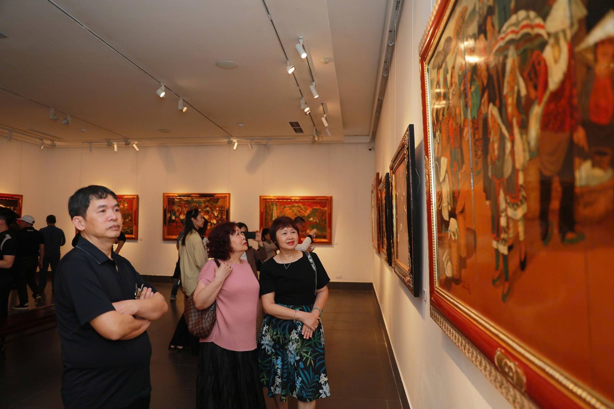 Tôn vinh di sản nghệ thuật của họa sĩ Hoàng Sùng qua triển lãm “Hồn Quê” - 3