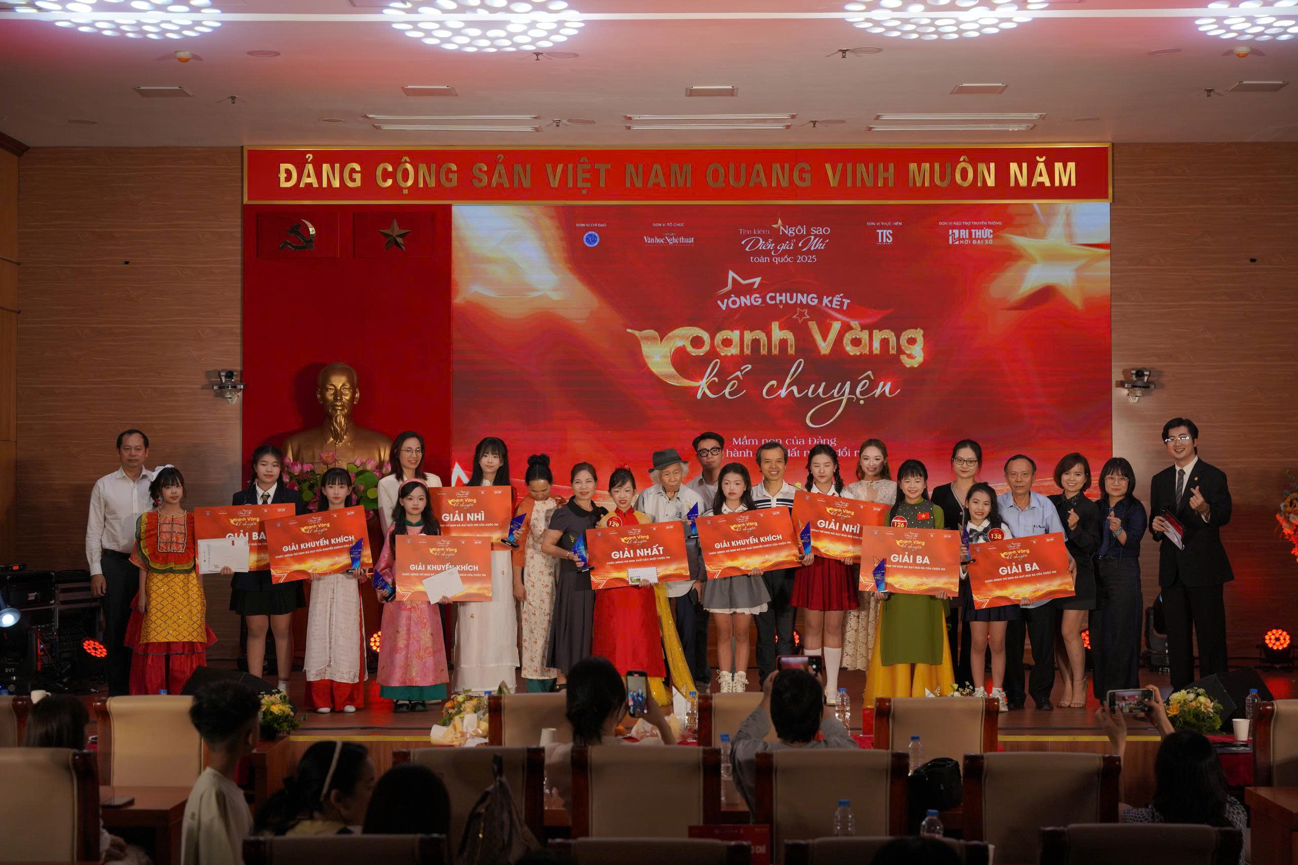 Chắp cánh cho những tài năng diễn giả nhí qua cuộc thi “Oanh Vàng Kể Chuyện” năm 2025 - 8