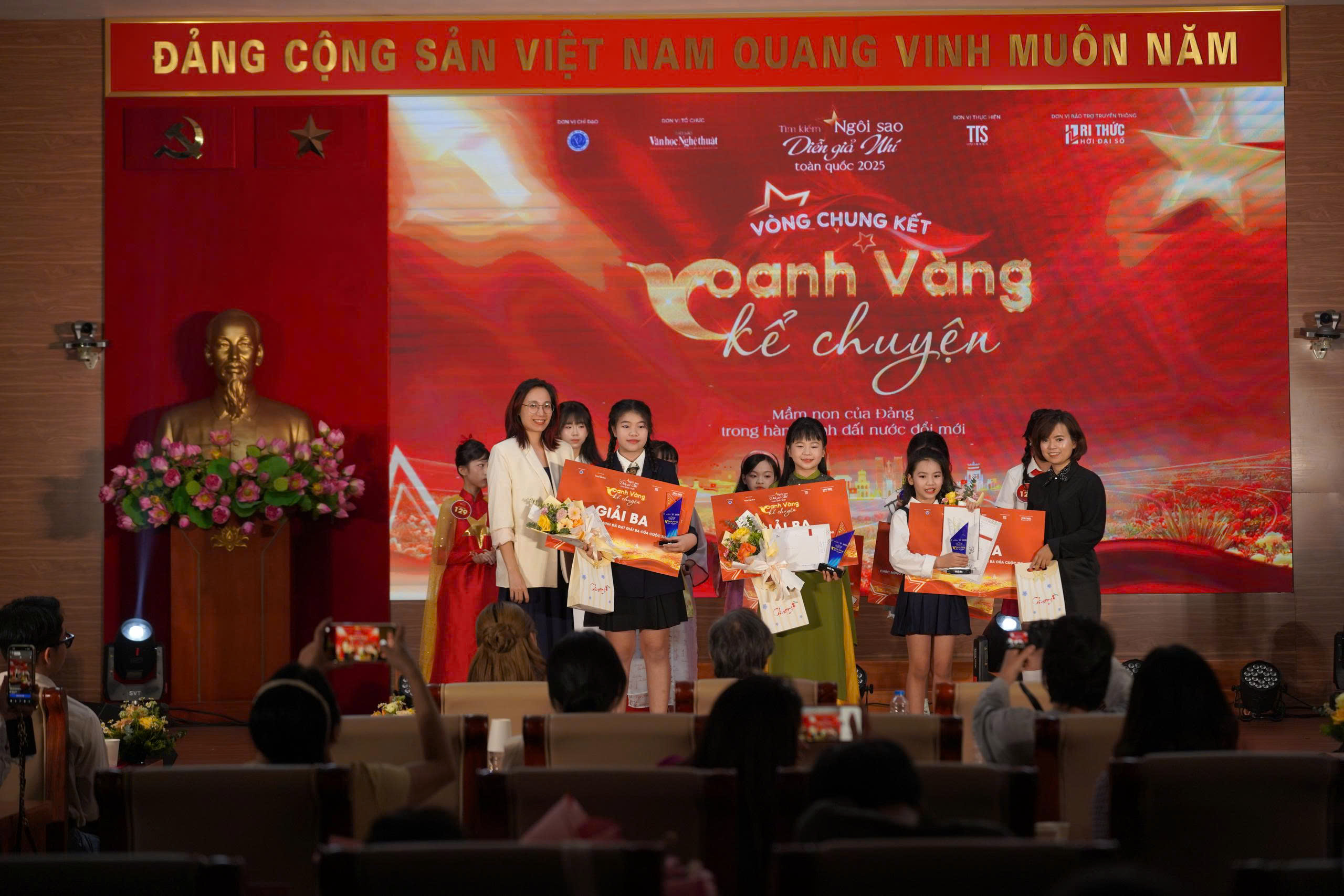 Chắp cánh cho những tài năng diễn giả nhí qua cuộc thi “Oanh Vàng Kể Chuyện” năm 2025 - 5