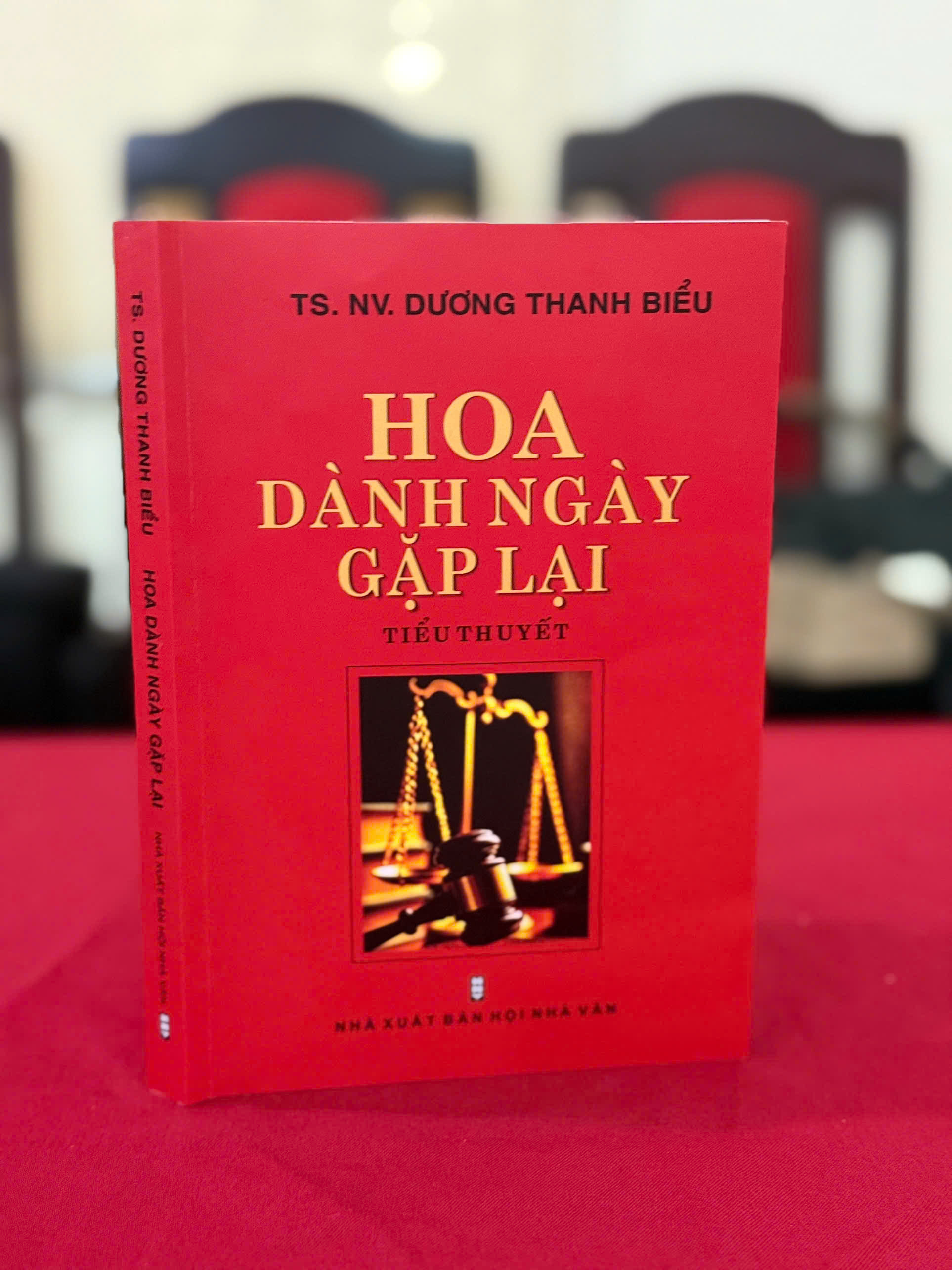 “Hoa dành ngày gặp lại”: Hành trình chuyển hóa hiện thực pháp lý thành văn chương - 5