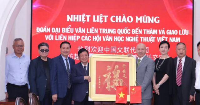 Đẩy mạnh giao lưu, hợp tác trong lĩnh vực văn học nghệ thuật giữa Việt Nam và Trung Quốc