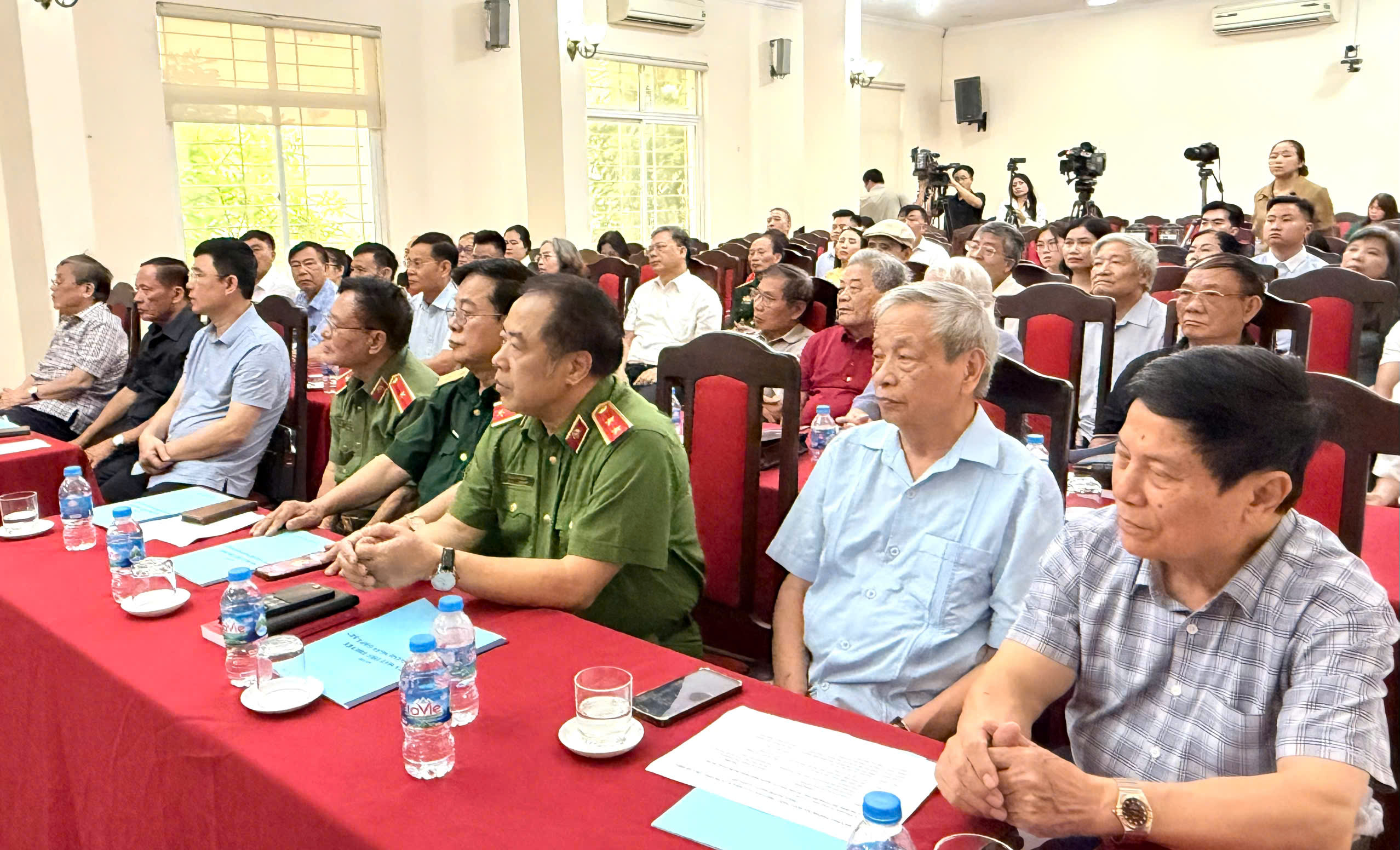 “Hoa dành ngày gặp lại”: Hành trình chuyển hóa hiện thực pháp lý thành văn chương - 1