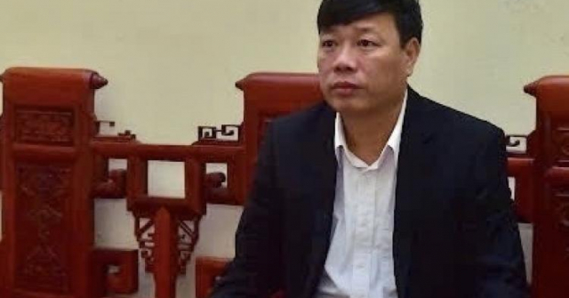 Phùng Văn Khai với thơ tự vấn nghiệt ngã xối xả