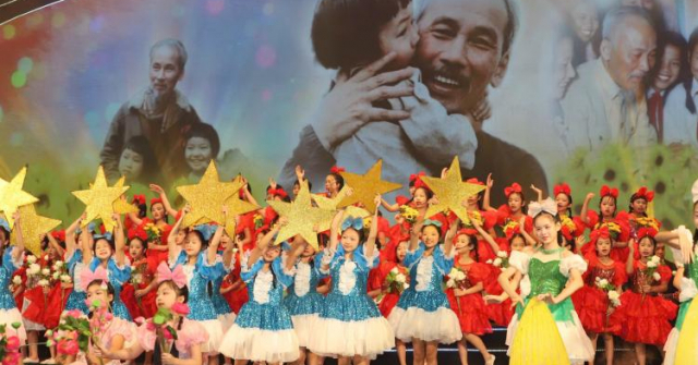 Tôn vinh cuộc đời và sự nghiệp cách mạng vẻ vang của Chủ tịch Hồ Chí Minh bằng ngôn ngữ nghệ thuật