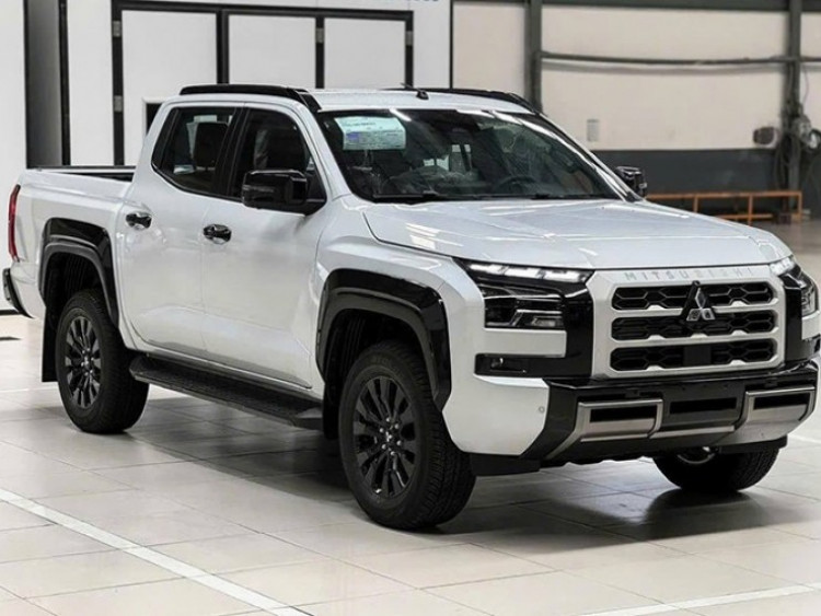 Mitsubishi Triton giảm giá xả kho, cao nhất 150 triệu đồng