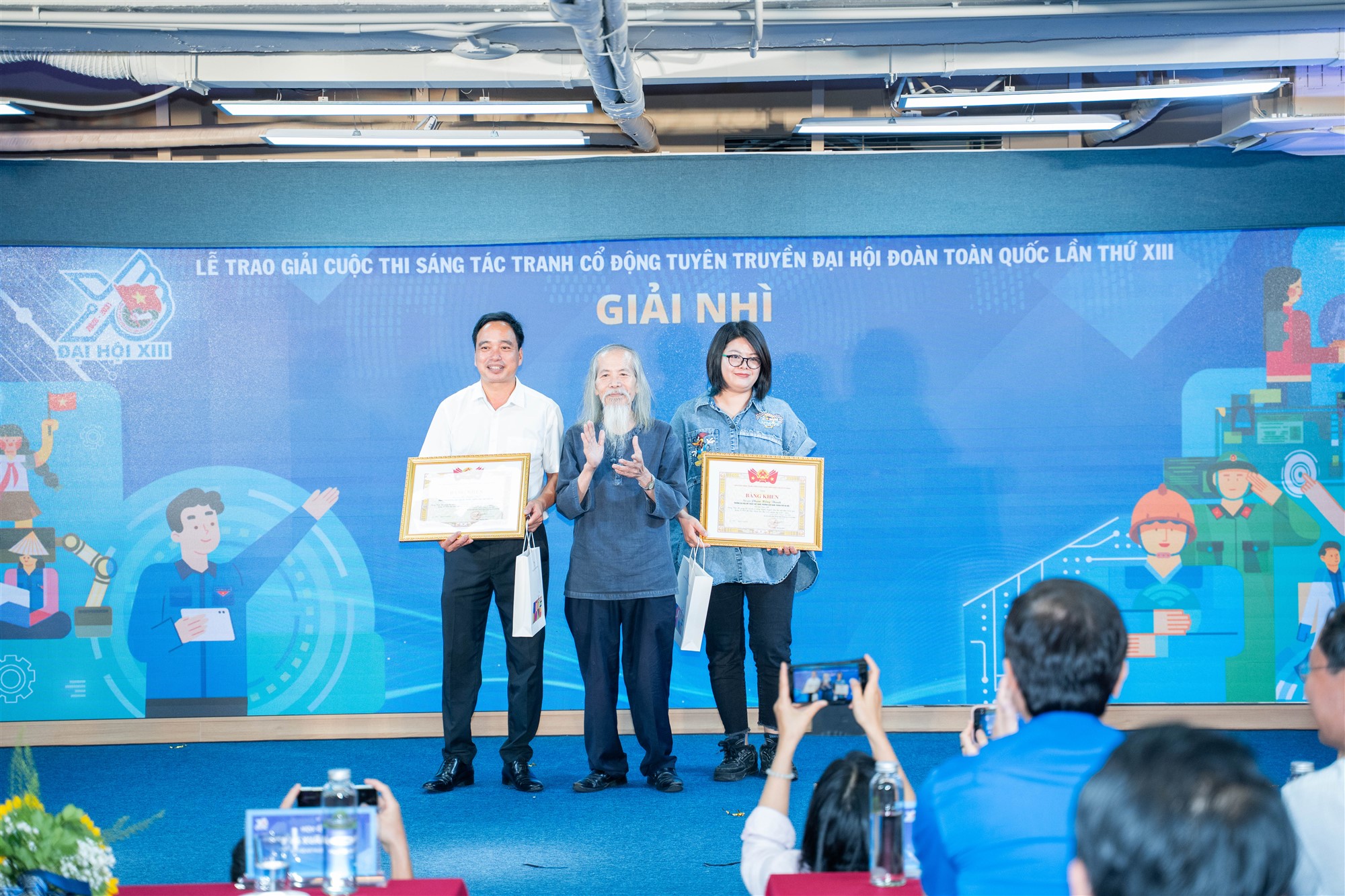 Tranh cổ động góp phần cổ vũ, lan tỏa tinh thần Đại hội Đoàn toàn quốc lần thứ XIII - 5