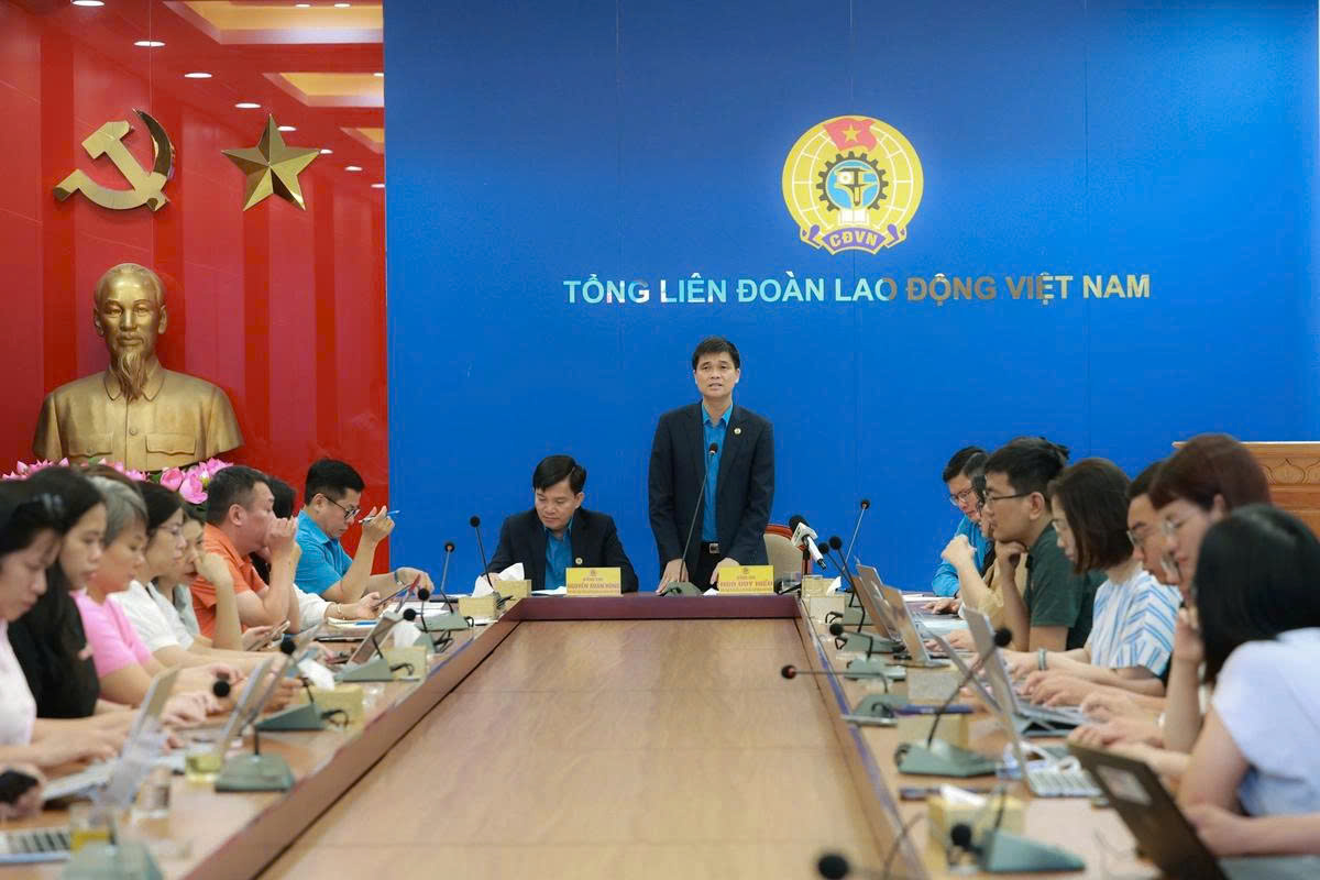 Công đoàn Việt Nam tiếp tục nâng cao chất lượng công tác nữ công - 2