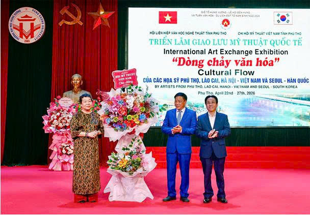 Triển lãm mỹ thuật giao lưu quốc tế Việt Nam - Hàn Quốc: Kết nối “Dòng chảy văn hóa” - 1