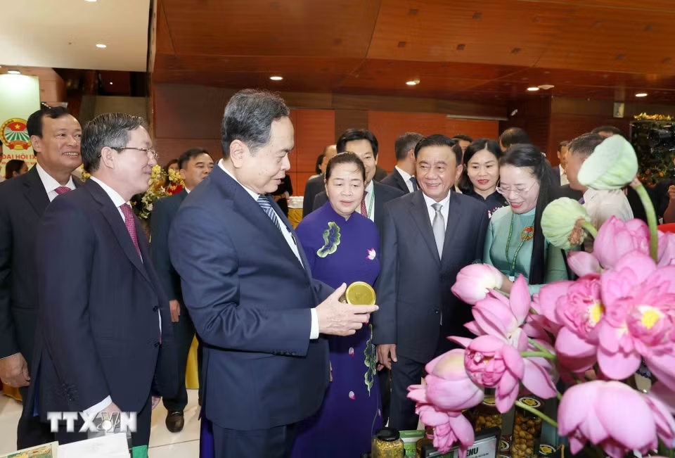 Chủ tịch Quốc hội dự khai mạc Đại hội Hội Nông dân Việt Nam lần thứ IX - 3