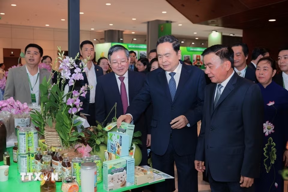 Chủ tịch Quốc hội dự khai mạc Đại hội Hội Nông dân Việt Nam lần thứ IX - 7