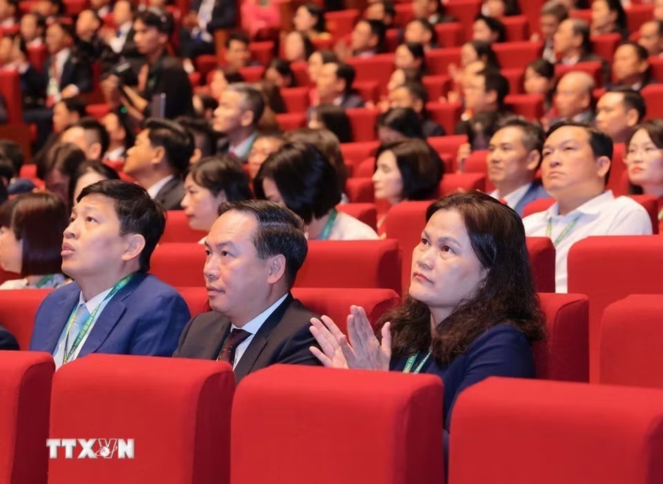Chủ tịch Quốc hội dự khai mạc Đại hội Hội Nông dân Việt Nam lần thứ IX - 18