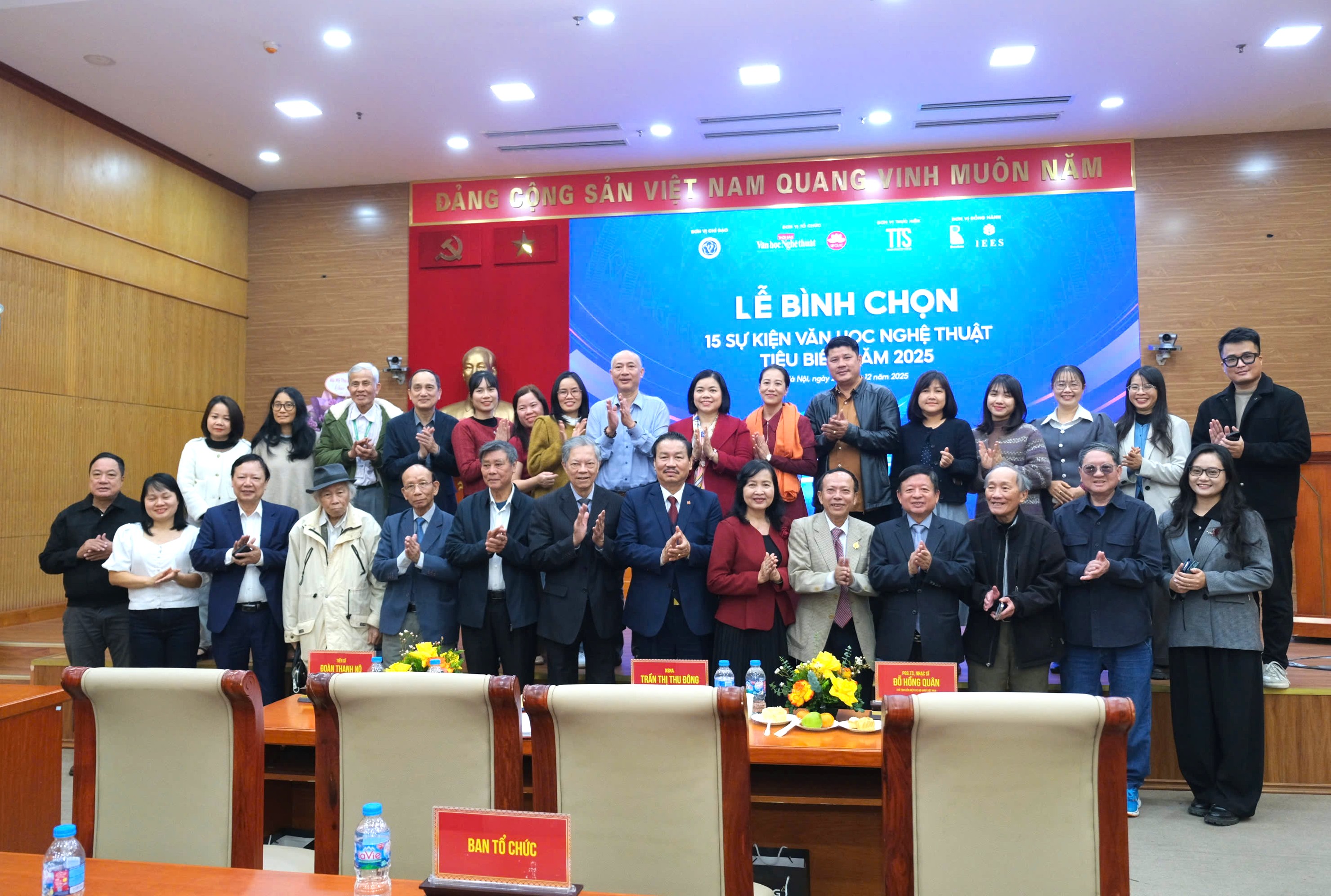 Sáu năm dựng xây và khẳng định vị thế của Thời báo Văn học nghệ thuật - 9