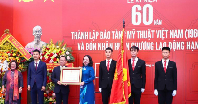 Bảo tàng Mỹ thuật Việt Nam đón nhận Huân chương Lao động hạng Ba