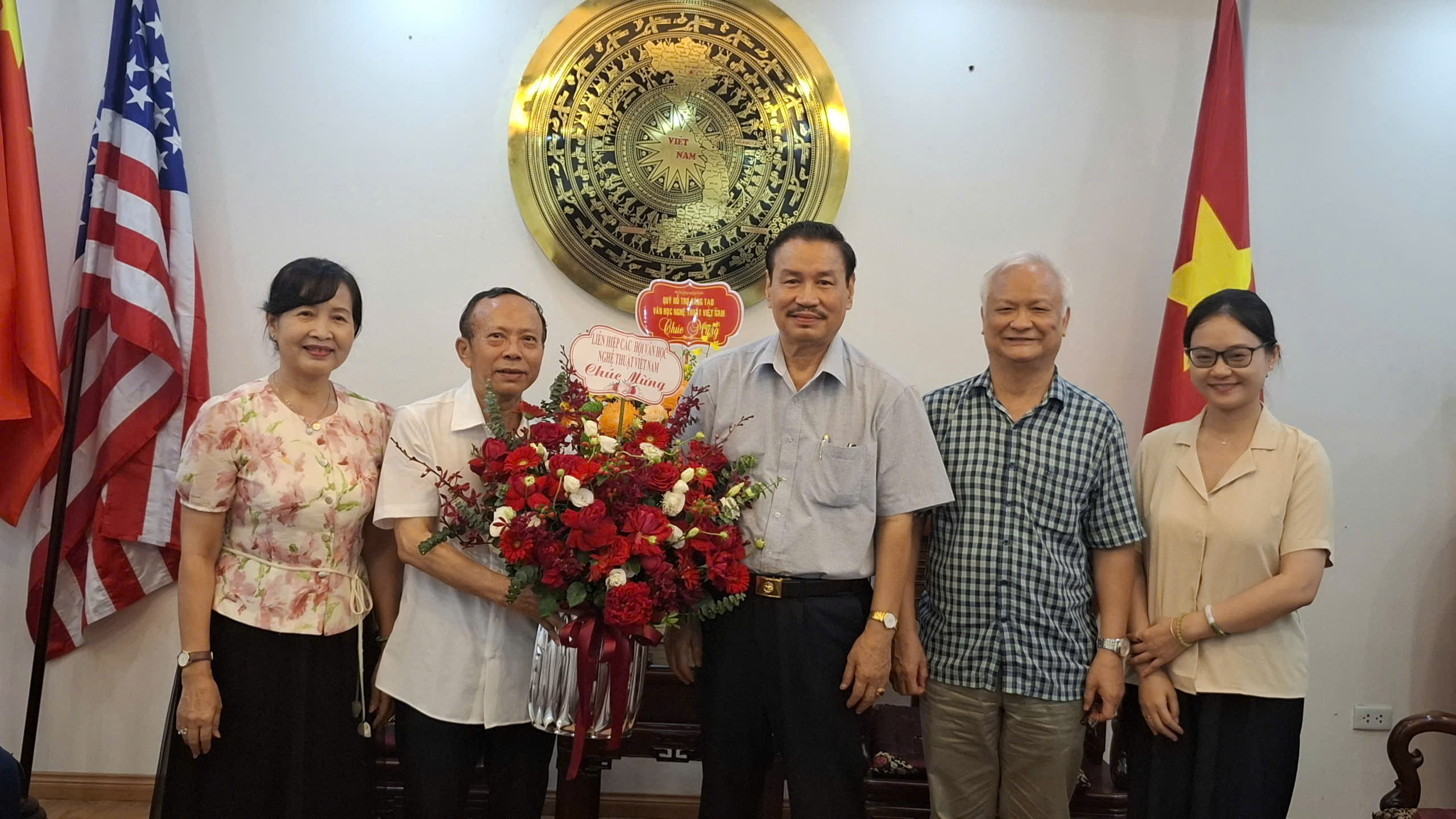 Thời báo Văn học nghệ thuật khai trương Văn phòng Tòa soạn mới - 1