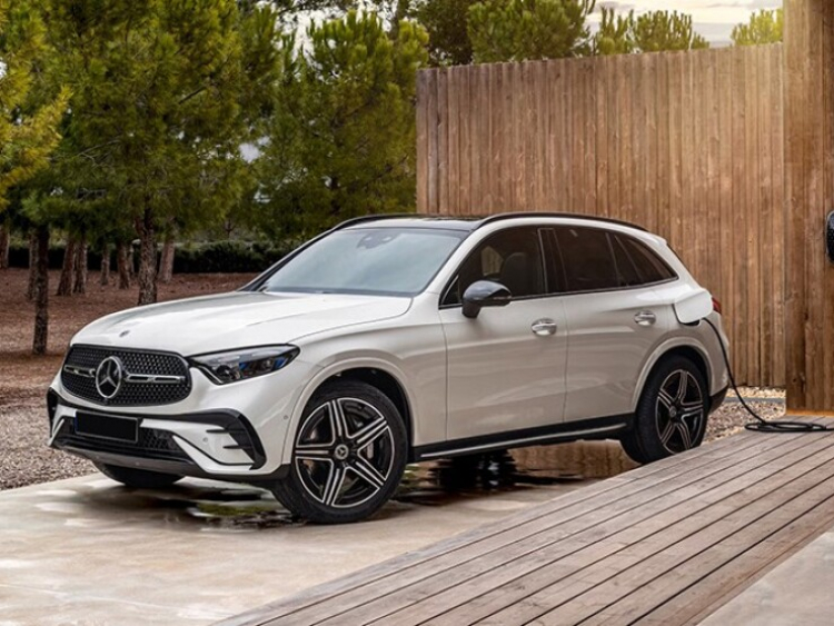 Mercedes GLC phiên bản hybrid sạc điện đầu tiên sắp về Việt Nam