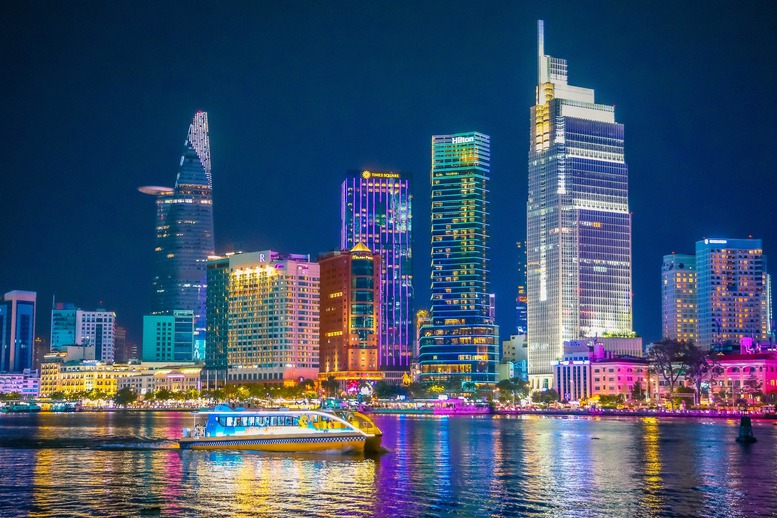 Nhìn lại chặng đường nửa thế kỷ phát triển văn học - nghệ thuật TP Hồ Chí Minh - 2
