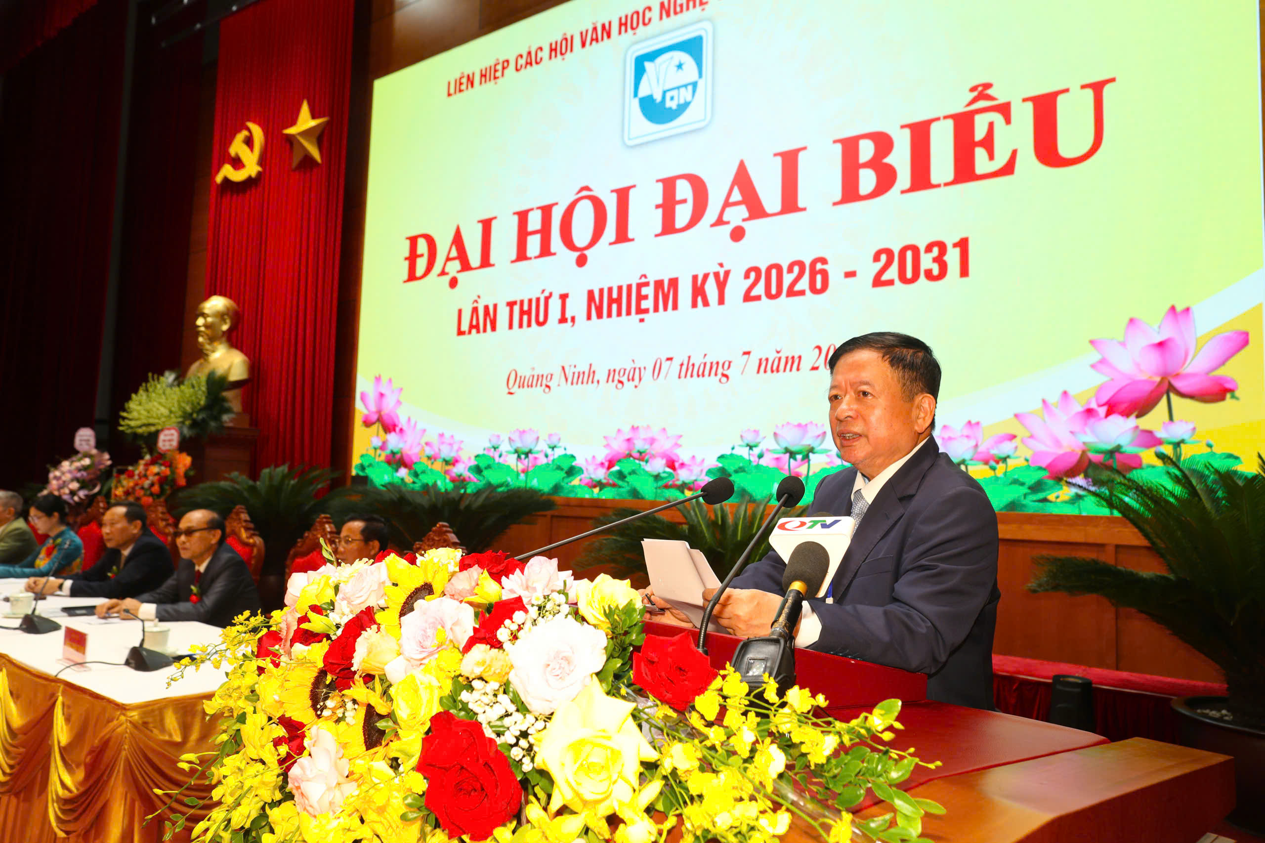 Bà Trần Thùy Liên đắc cử Chủ tịch Liên hiệp các Hội Văn học Nghệ thuật tỉnh Quảng Ninh khóa I - 3