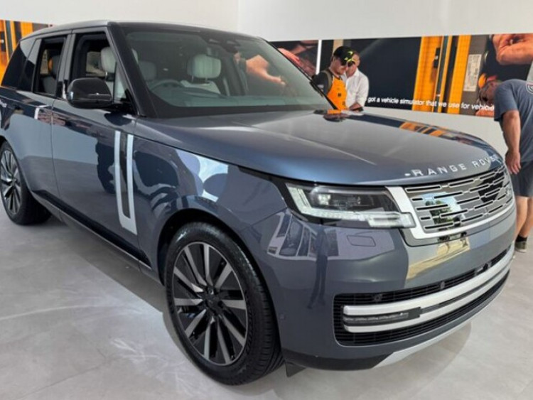 Range Rover phiên bản thuần điện lộ diện trước ngày ra mắt