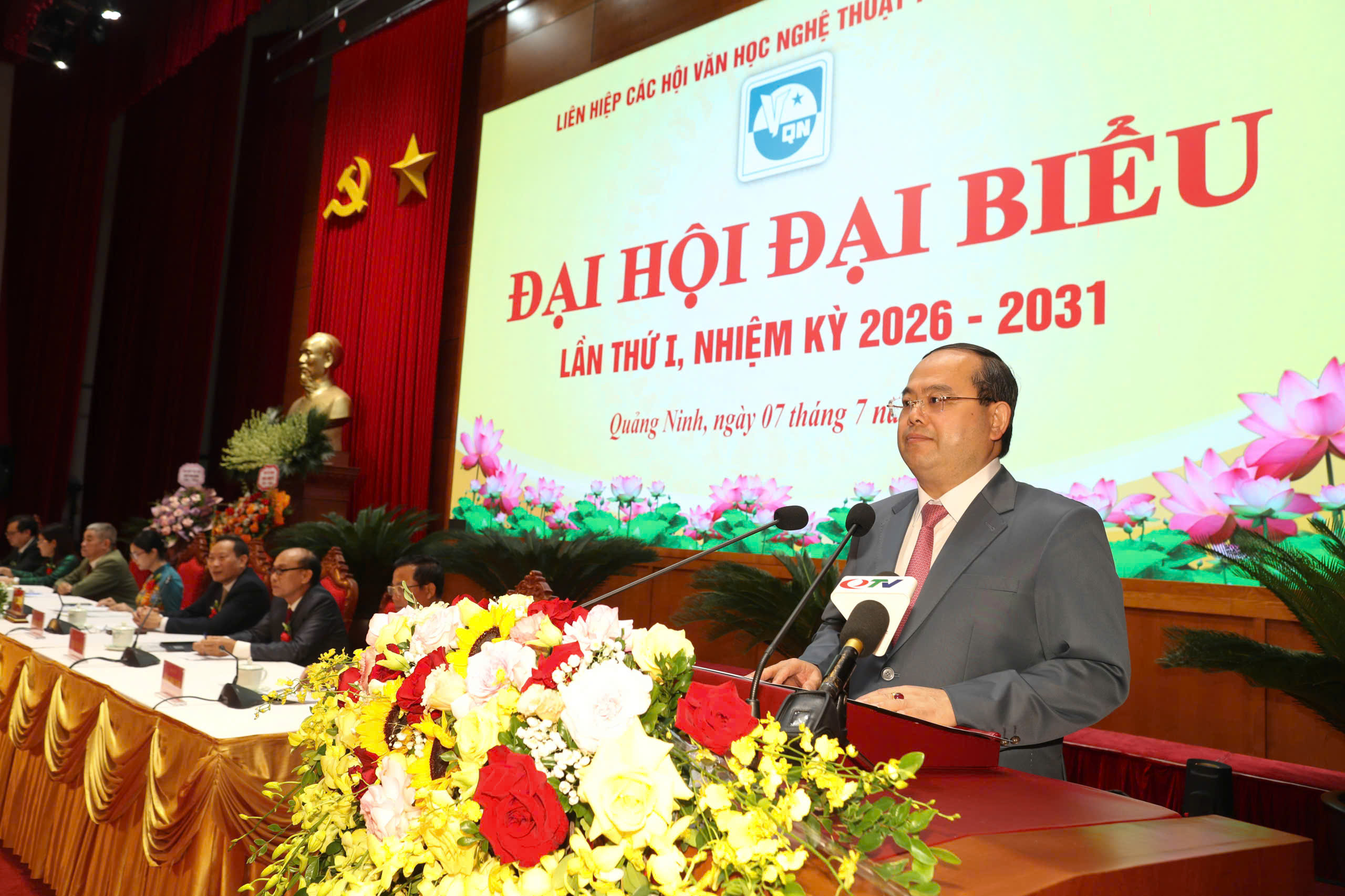 Bà Trần Thùy Liên đắc cử Chủ tịch Liên hiệp các Hội Văn học Nghệ thuật tỉnh Quảng Ninh khóa I - 1