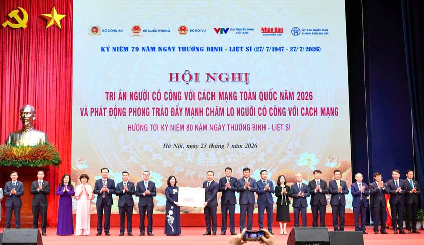 Tiếp nhận gần 12.000 tỷ đồng ủng hộ phong trào "Đẩy mạnh chăm lo người có công với cách mạng" - 2