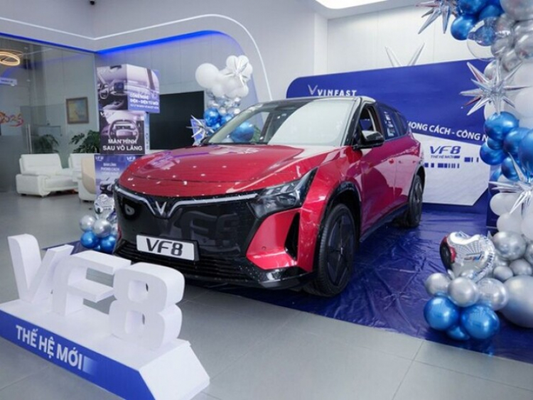 Đại lý VinFast cập nhật bảng giá xe điện mới, VF 8 ưu đãi 100 triệu đồng