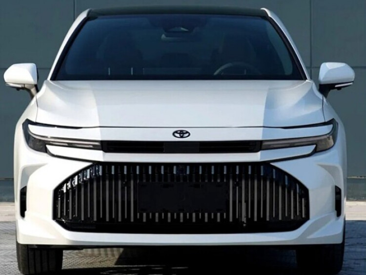 Mẫu xe sedan Toyota Avalon lộ diện bản nâng cấp mới