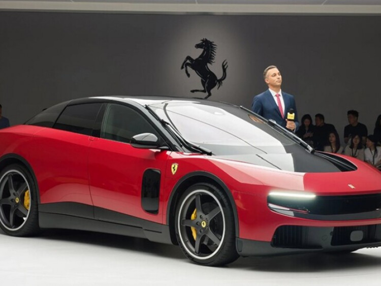 Bị chê không xứng mang logo Ferrari, xe điện Luce vẫn “cháy hàng”