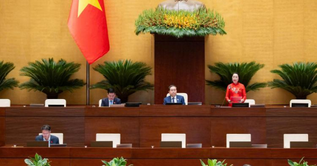 Sáng nay (5/8), Quốc hội nghe tờ trình và thảo luận tại tổ về nhiều dự án luật quan trọng