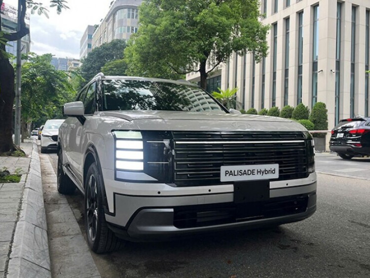 Ảnh thực tế Hyundai Palisade 2026 bản “giá mềm” tại đại lý Việt Nam