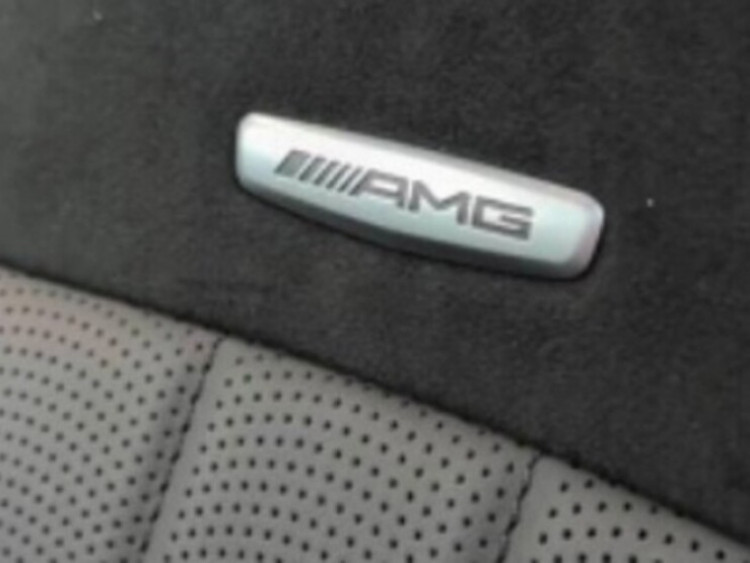 Mercedes-AMG bị khởi kiện hãng vì logo trên ghế quá nóng gây bỏng da